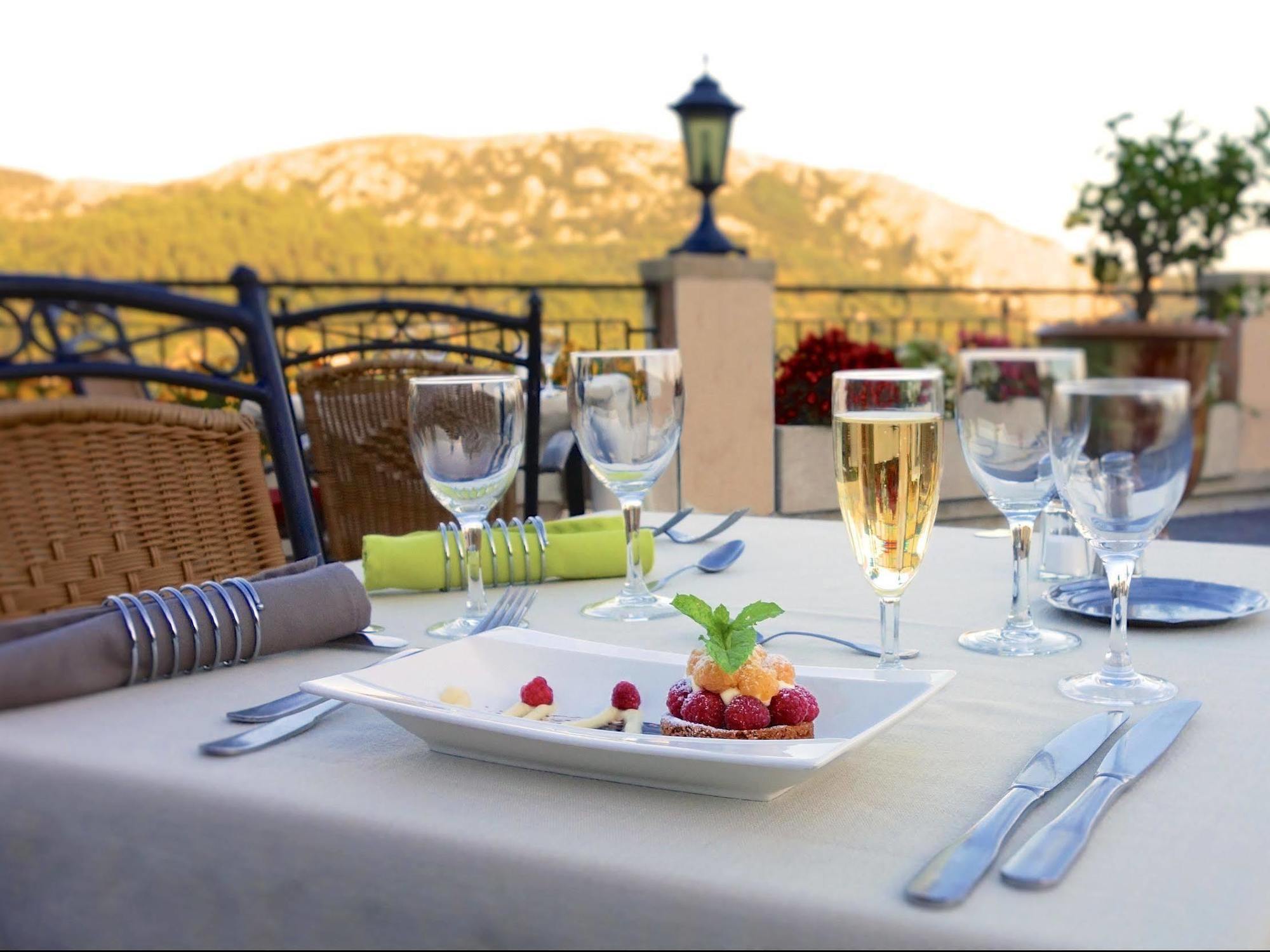 أندوز Logis Hotel Restaurant La Porte Des Cevennes المظهر الخارجي الصورة